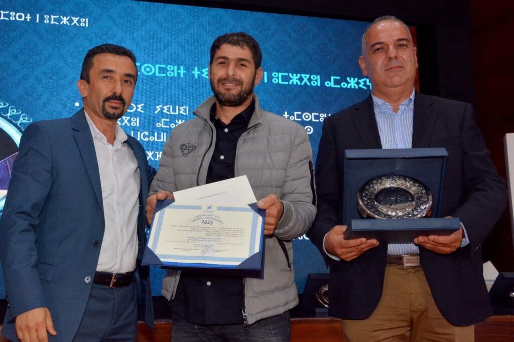 فرقة ثفسوين من الحسيمة تتوج بالجائزة الوطنية للثقافة الامازيغية